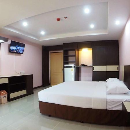 Oyo 523 Aa Pattaya Ville Extérieur photo