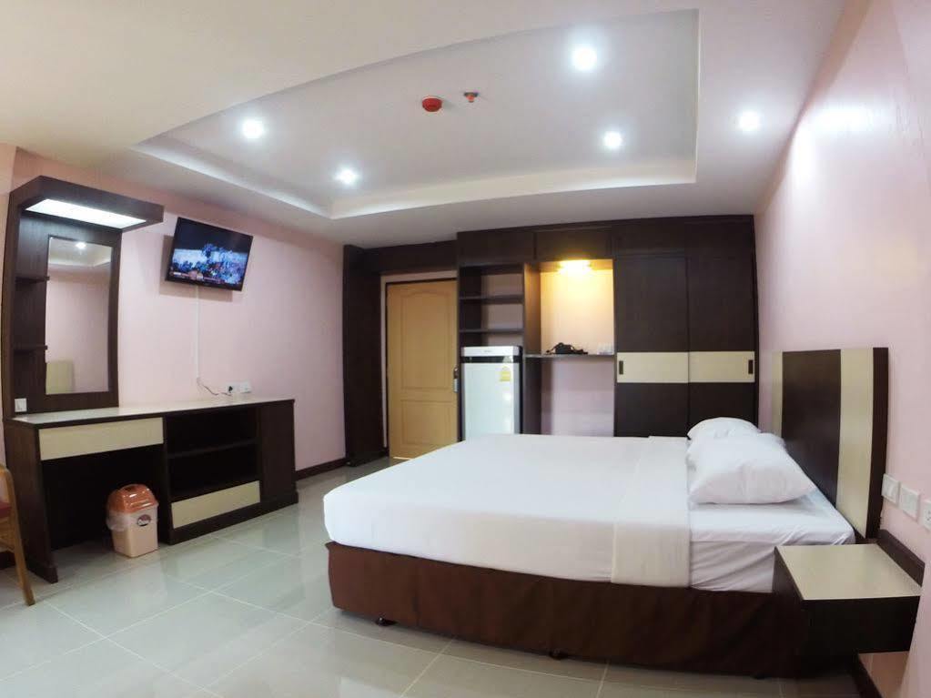 Oyo 523 Aa Pattaya Ville Extérieur photo
