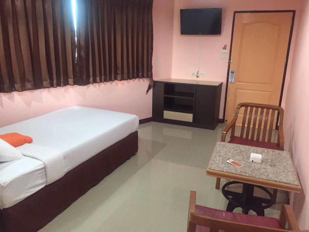 Oyo 523 Aa Pattaya Ville Extérieur photo